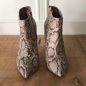 Steve Madden snakeskin bootie. Used in great condition.